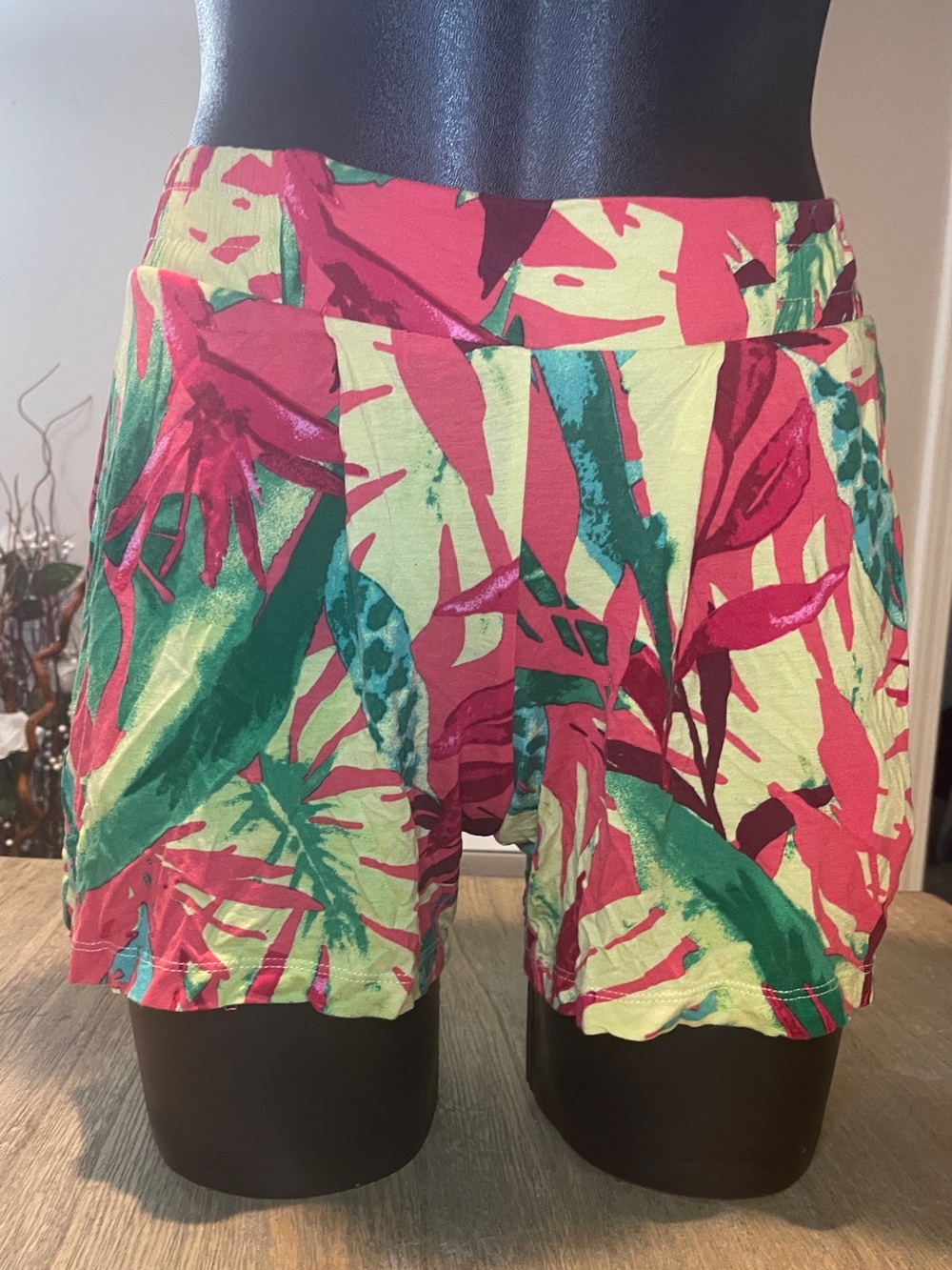 VENUS Tropical Leaf High-Waist Shorts in Pink & Green, Size XS